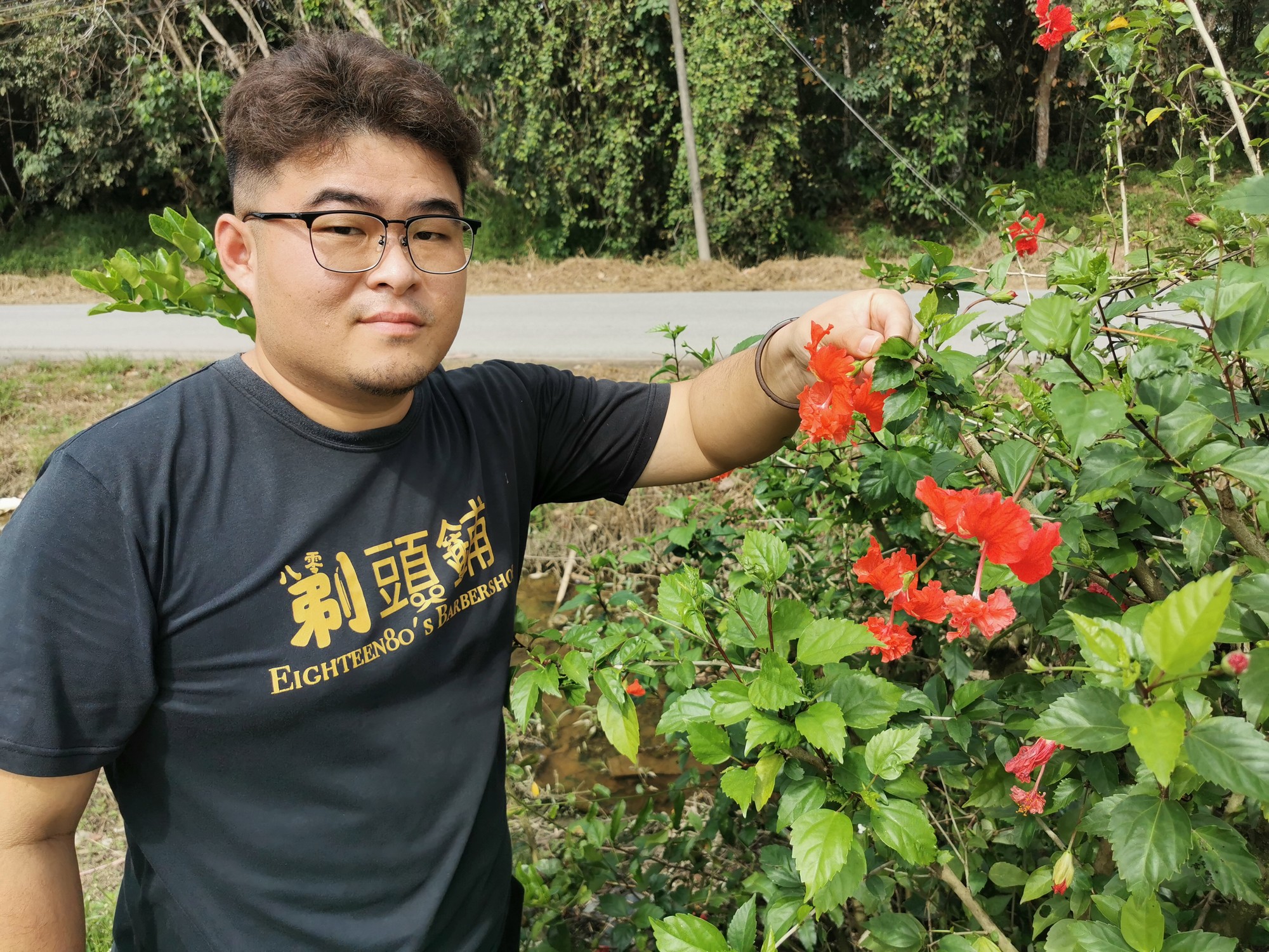 柔：封底：宠物萌萌哒（2月18日见报）：情侣共养宠物相知相惜，蜥蜴及天竺鼠成“定情宠物”