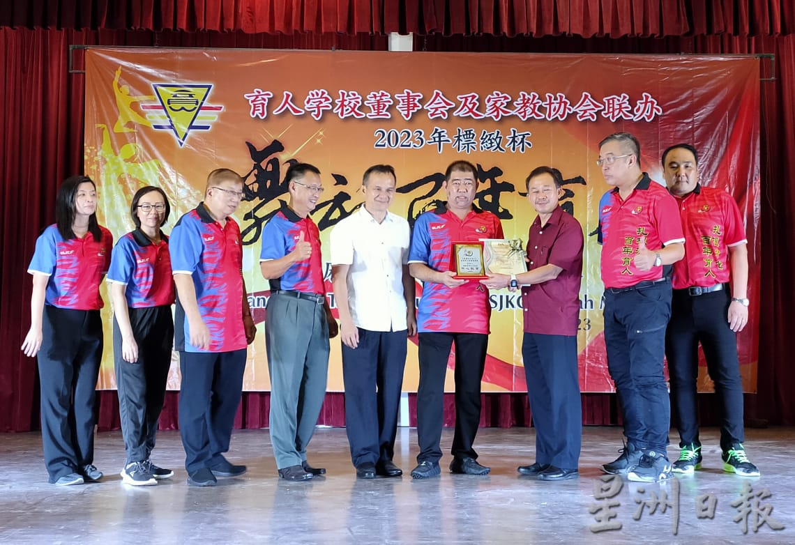 柔：教育版头条：麻县11所华小呈献精湛舞艺，提前为育人学校百年校庆献祝福