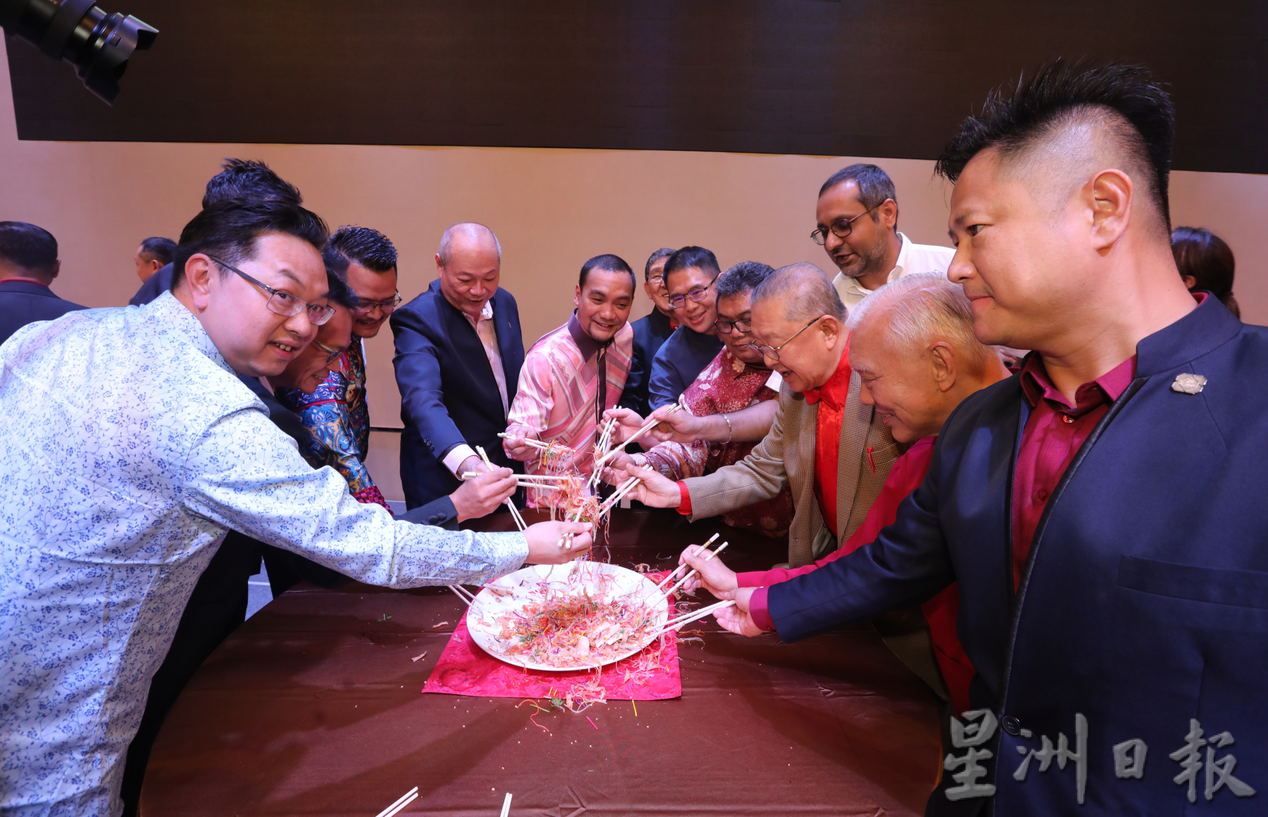 柔:新闻:与狮城驻新山总领事商讨,柔大臣:依斯干达区设经济特区