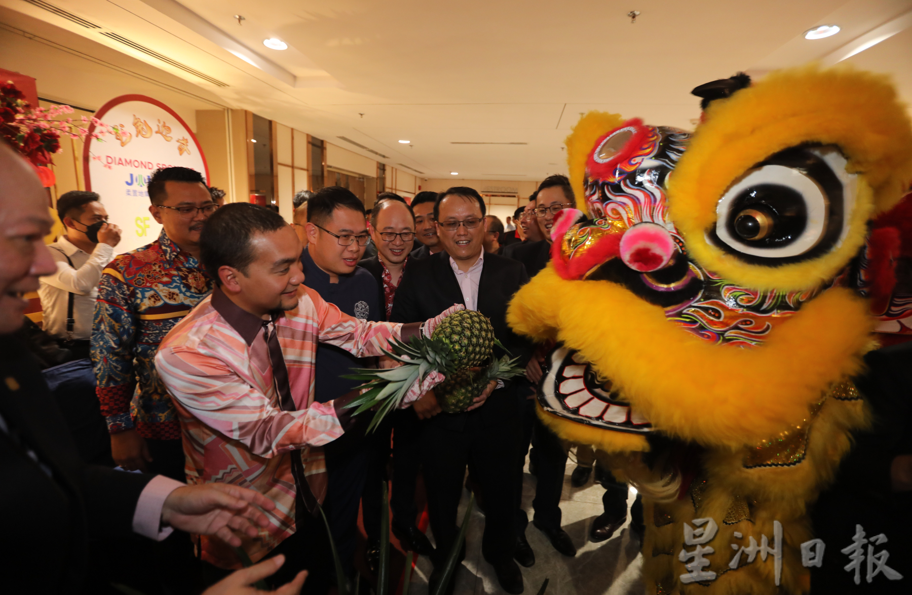 柔:新闻:与狮城驻新山总领事商讨,柔大臣:依斯干达区设经济特区
