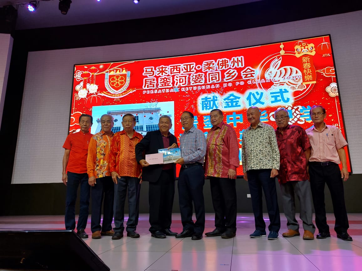 柔:新闻:台上祖孙河婆话互动 蔡湳安呼吁同乡传承家乡话
