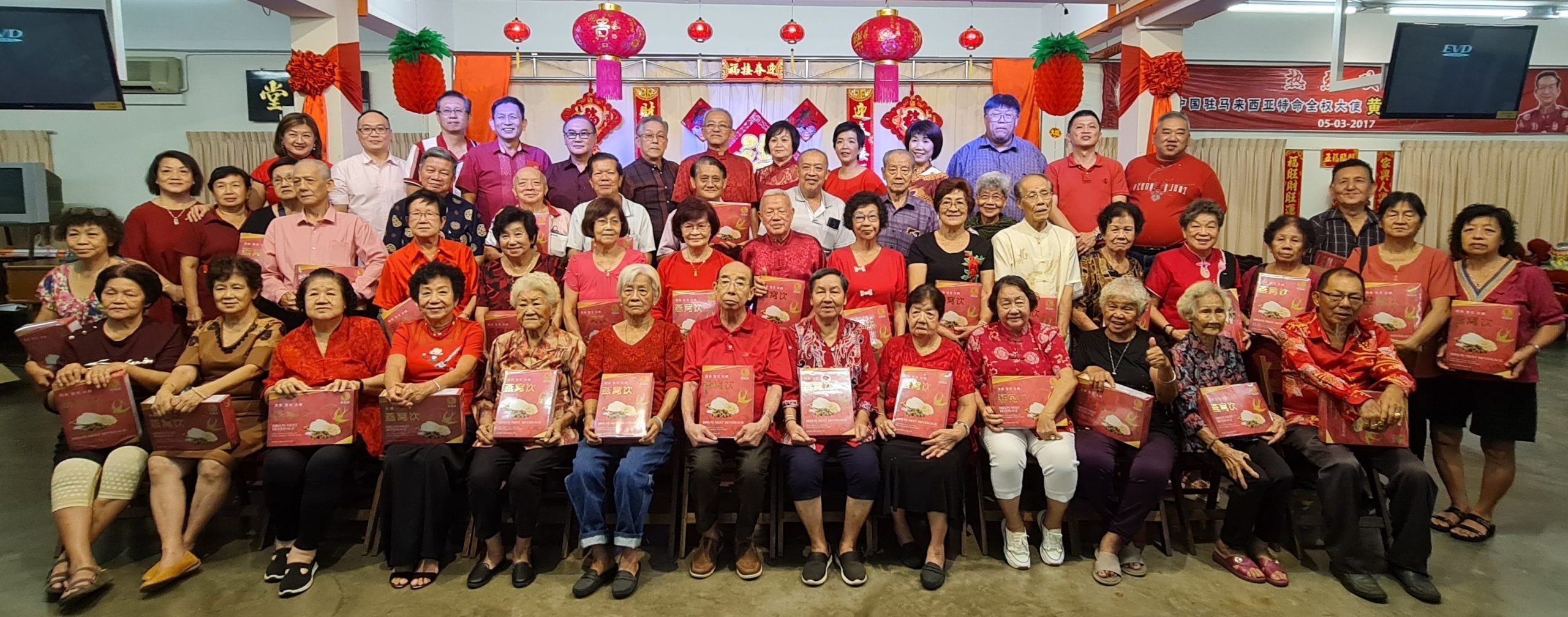 柔:新闻:麻广肇会馆妇女组团拜 载歌载舞贺岁曲献祝福