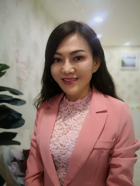中年女性,展现自我风采