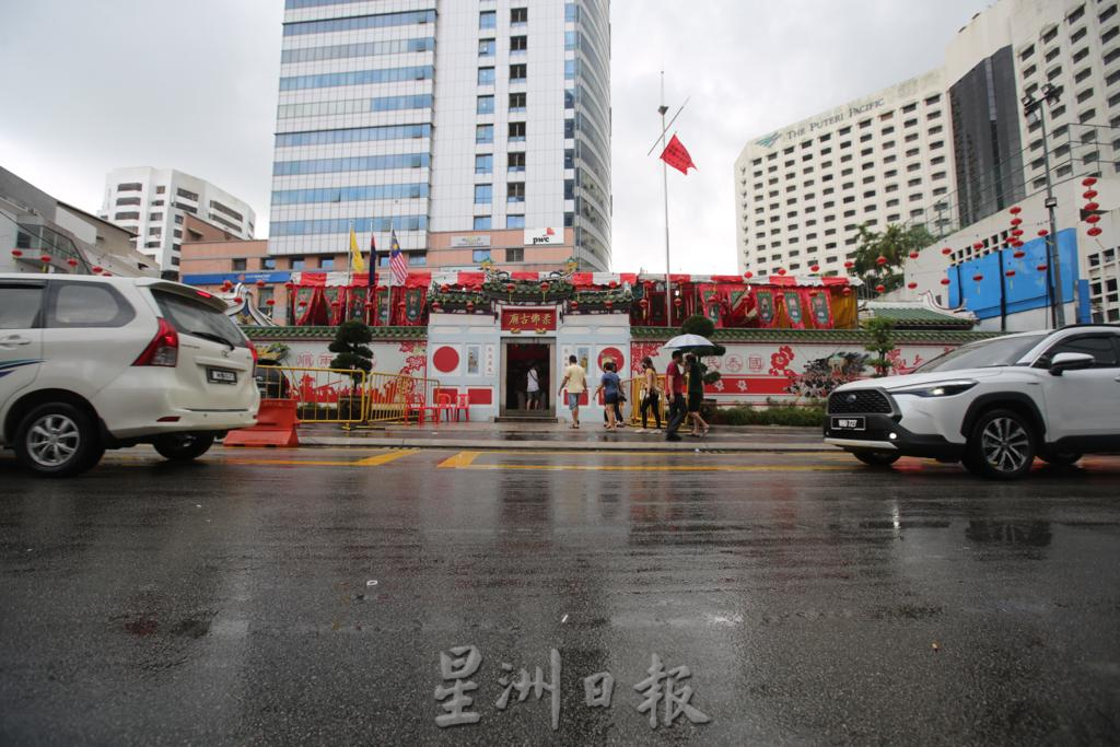 柔:柔佛古庙游神盛会:延续疫期SOP,新山五帮轮流请神上轿