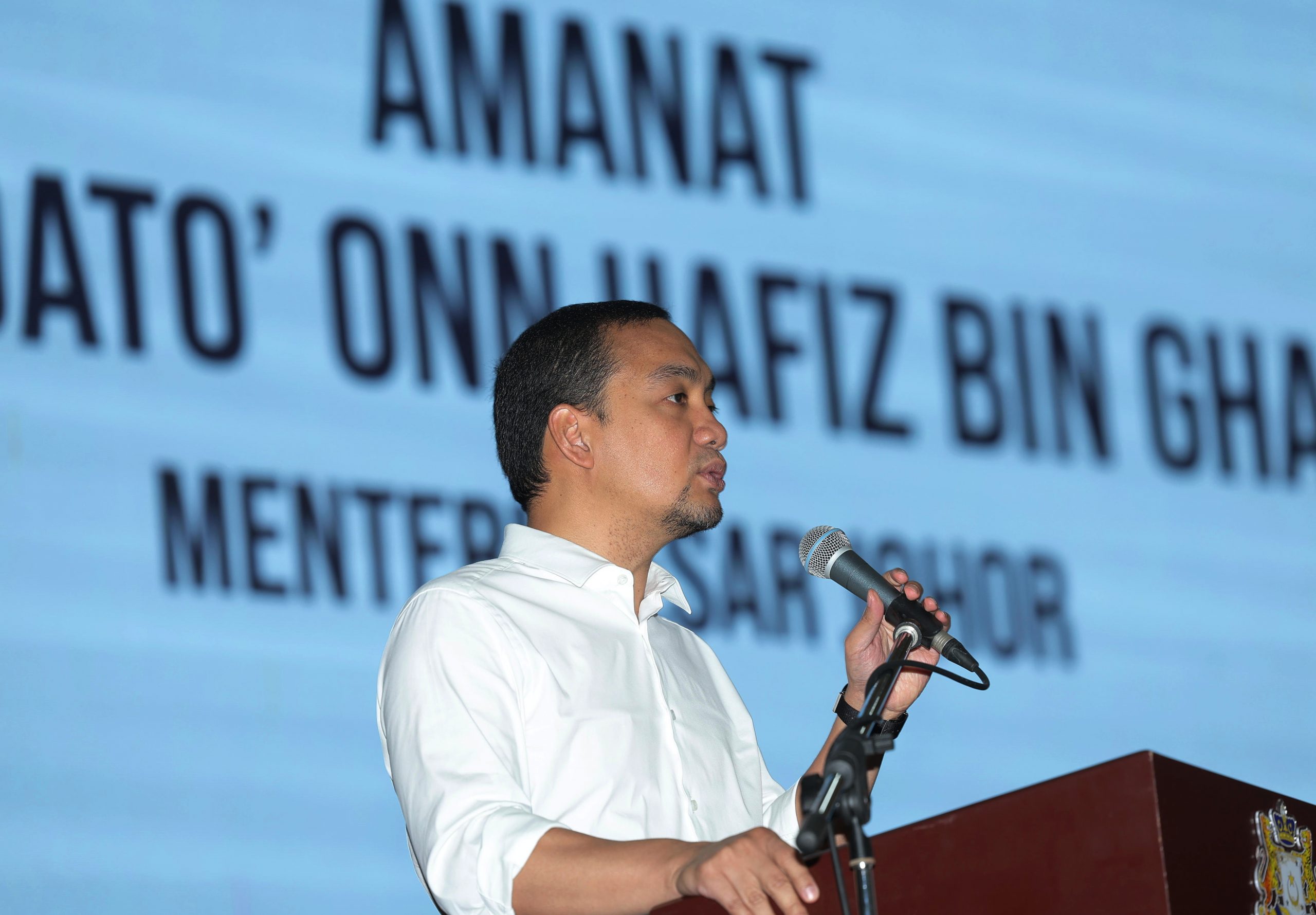 柔:柔大臣:协助面对挑战 助村长进修提高津贴