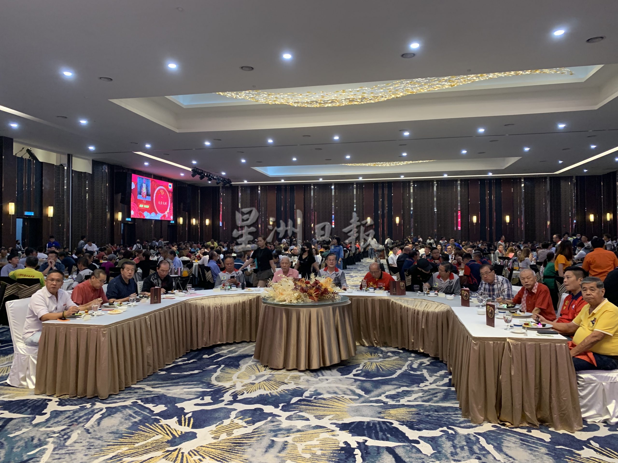 新山福建会馆平安福宴 为宽中至达城筹建校基金