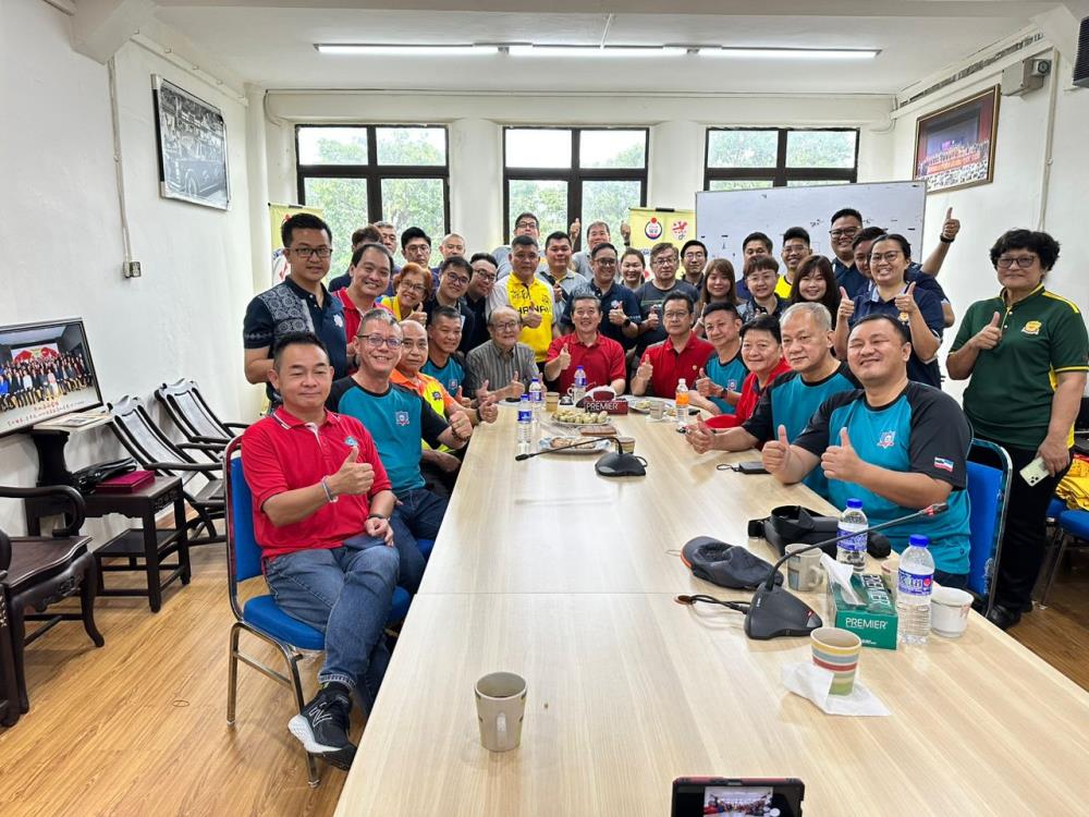 柔:补封底:古庙游神吸引沙巴客 沙巴亚庇海南会馆特组团前来观赏