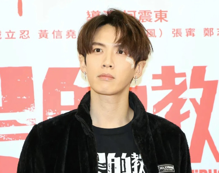 柯震东破相首度露面   坦言心中有阴影