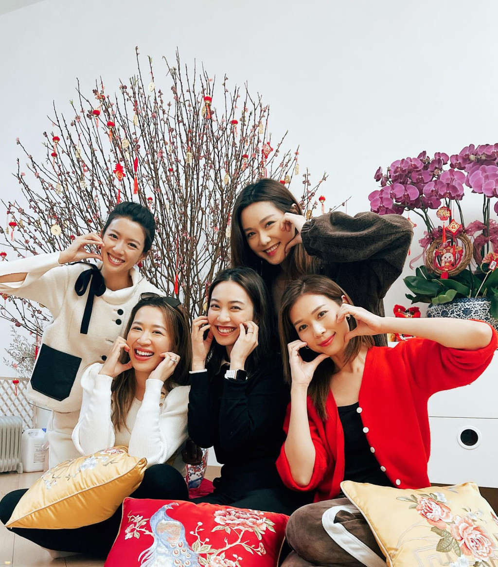 汤洛雯携眷现身闺密聚会 蔡思贝爆马国明婚期？