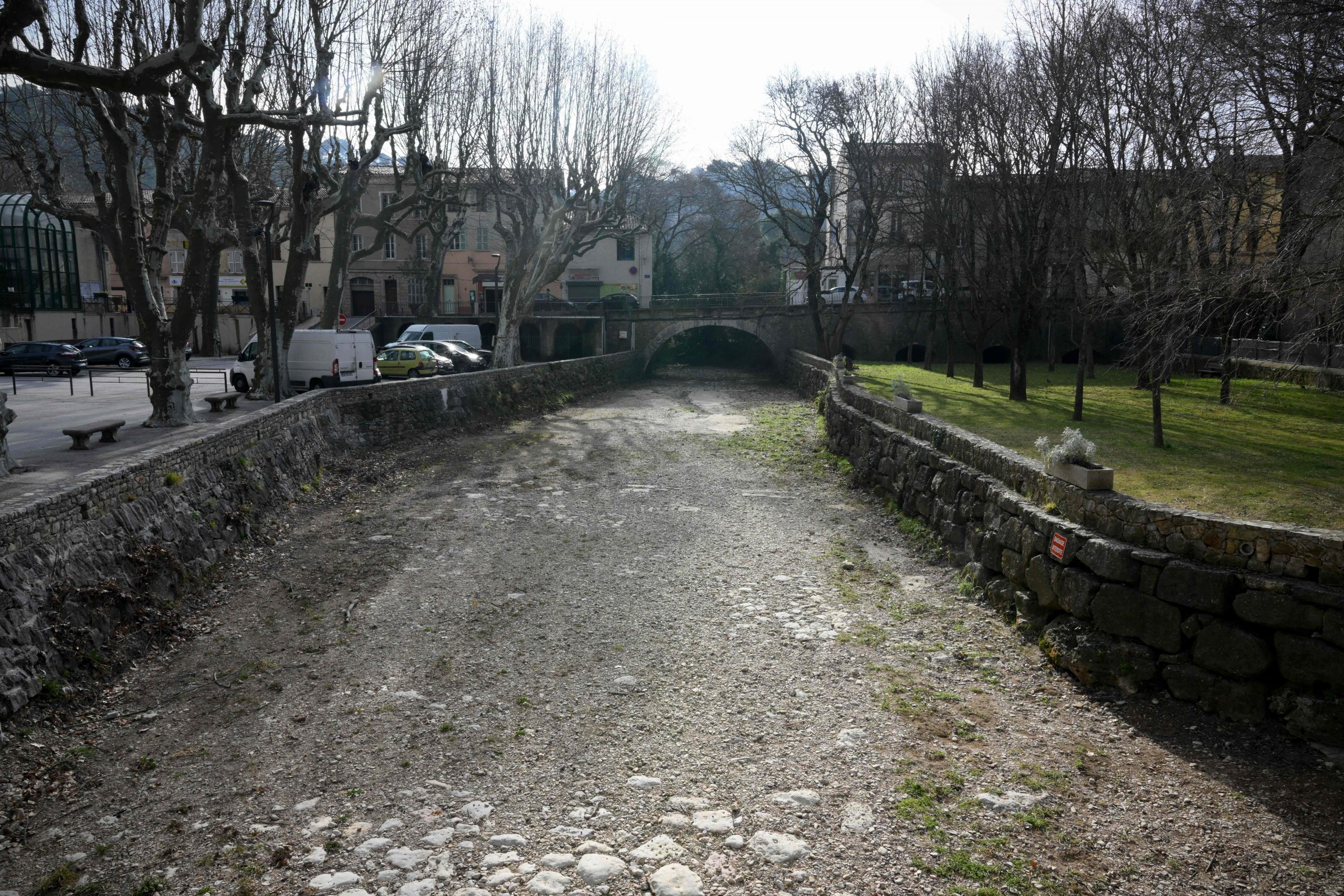 法国面临逾60年来最乾旱冬季 或实施限水措施