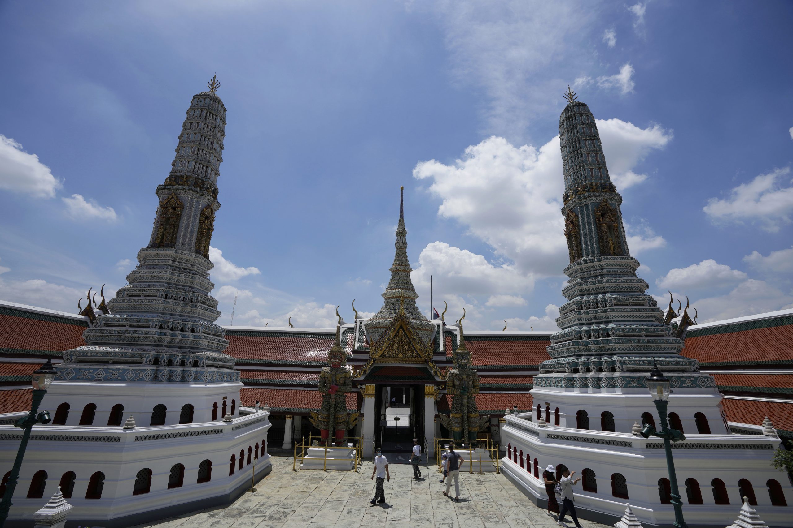 泰国疫后迎大批国际旅客回流 拟扩建4座机场