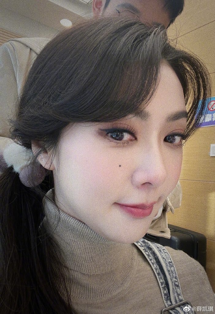 深夜拍吃杯面视频 薛凯琪遭质疑假吃