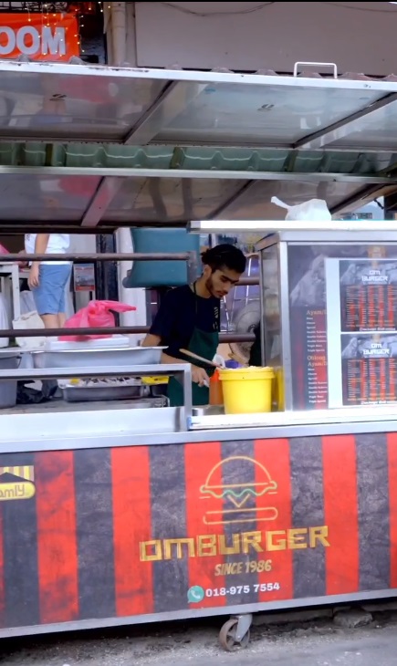 狮城“大胃王”来首都挑战 50个汉堡只吃掉35个