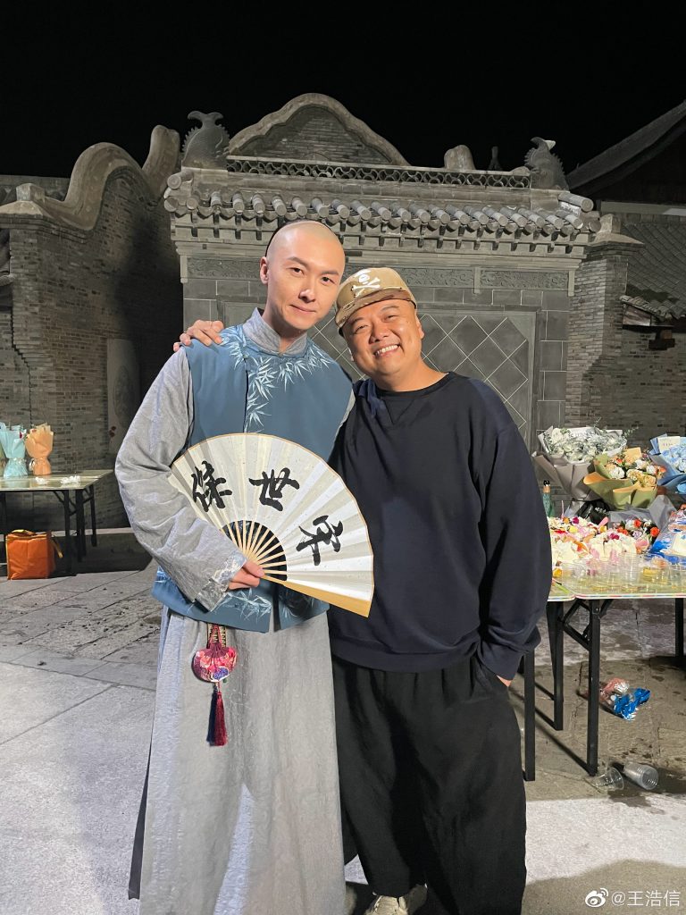 王浩信首拍中国剧  惊见鱼尾纹颜值大跌