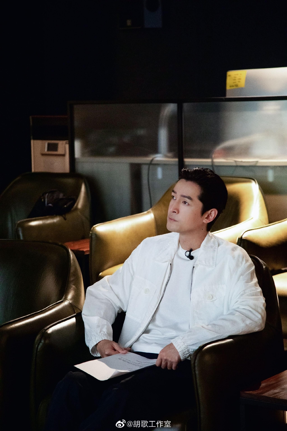 登记日曝奉子成婚   胡歌逆势涨粉73万