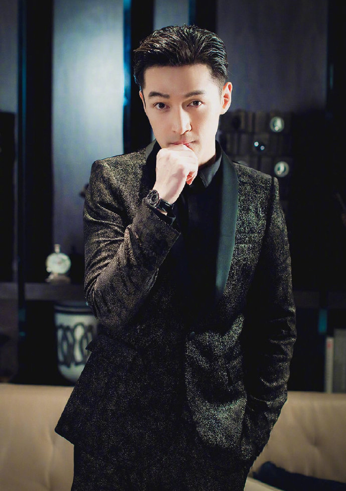 登记日曝奉子成婚   胡歌逆势涨粉73万