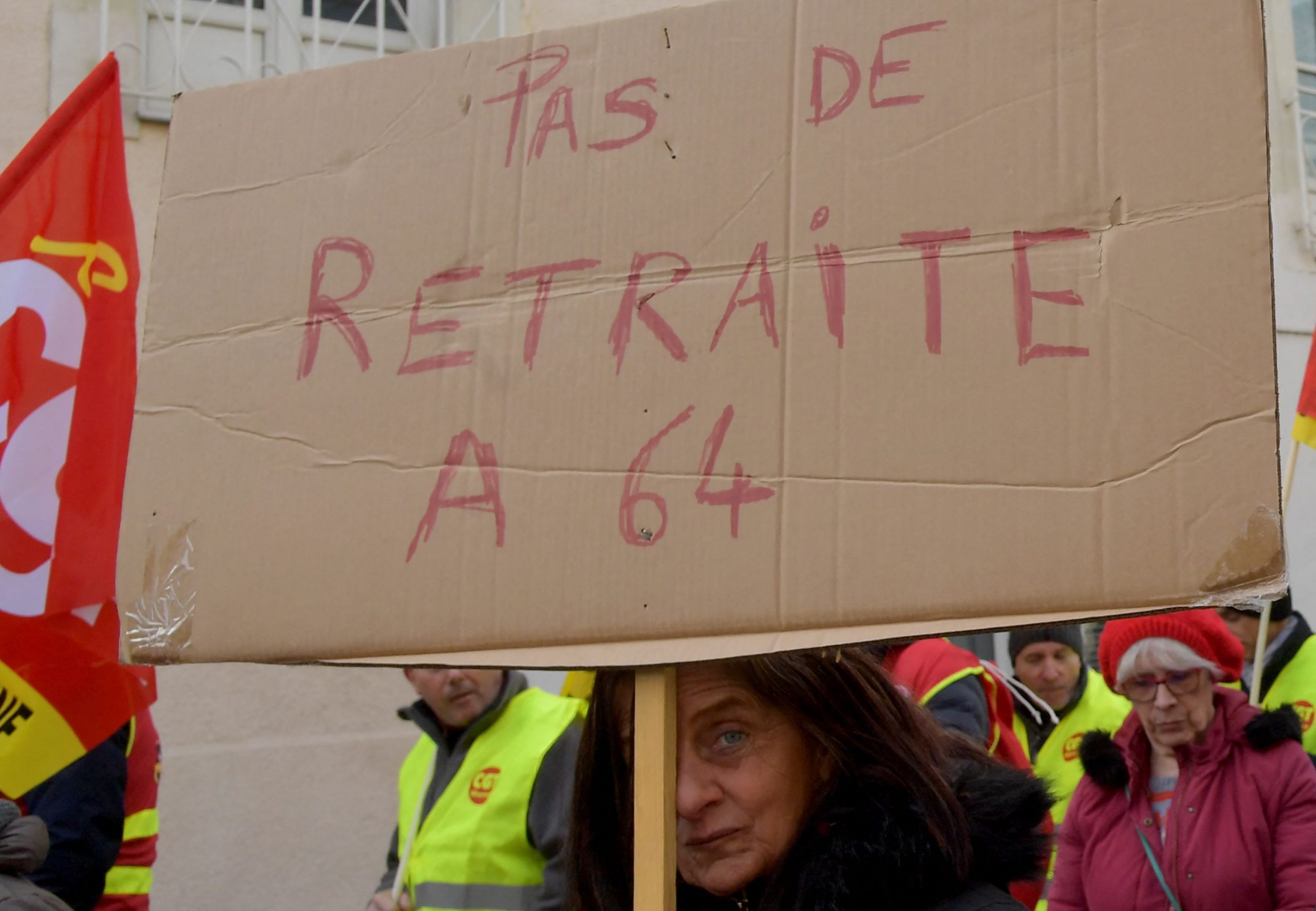 看世界/政府让步 调整退休制度改革方案