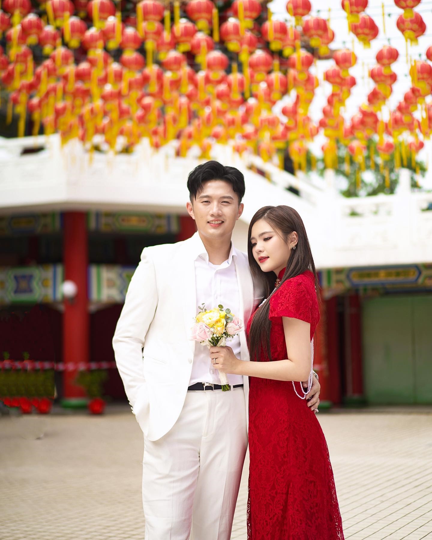 碰姐升格当人妻 暗喻3月办婚礼