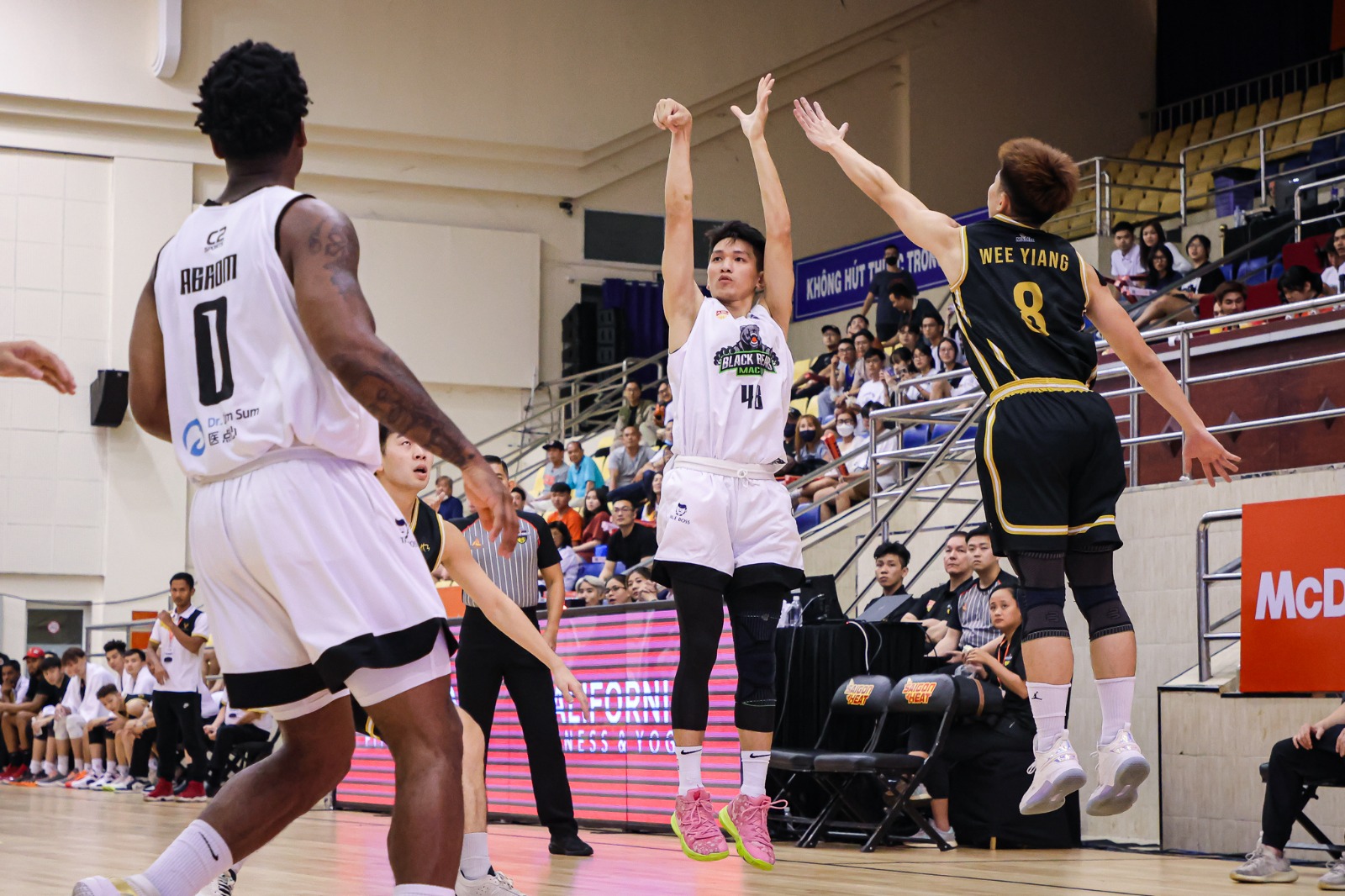 第三节哑火遭黑熊毒手 金群利9连胜终结