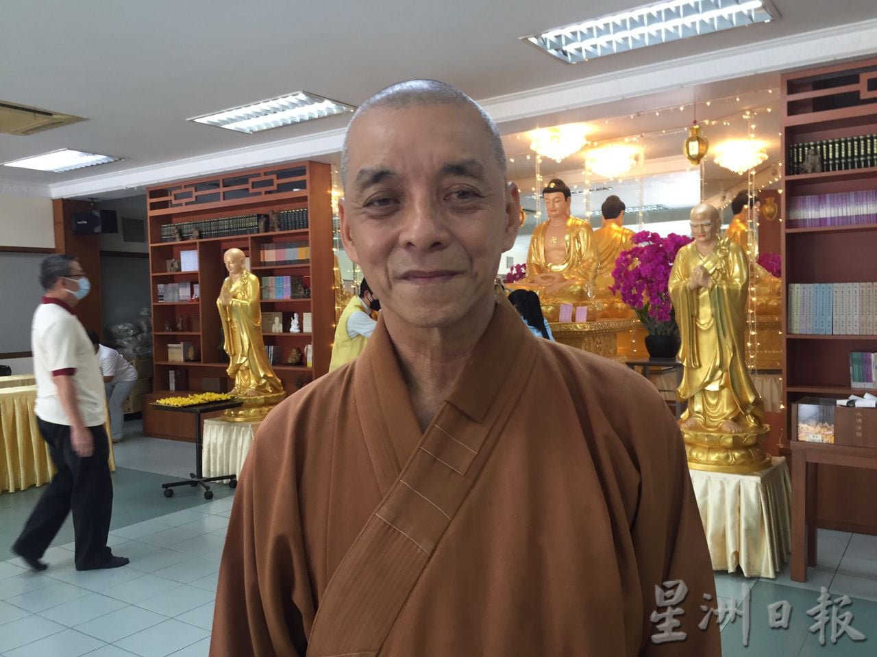 缅怀星云大师 信众到怡保禅净中心献花