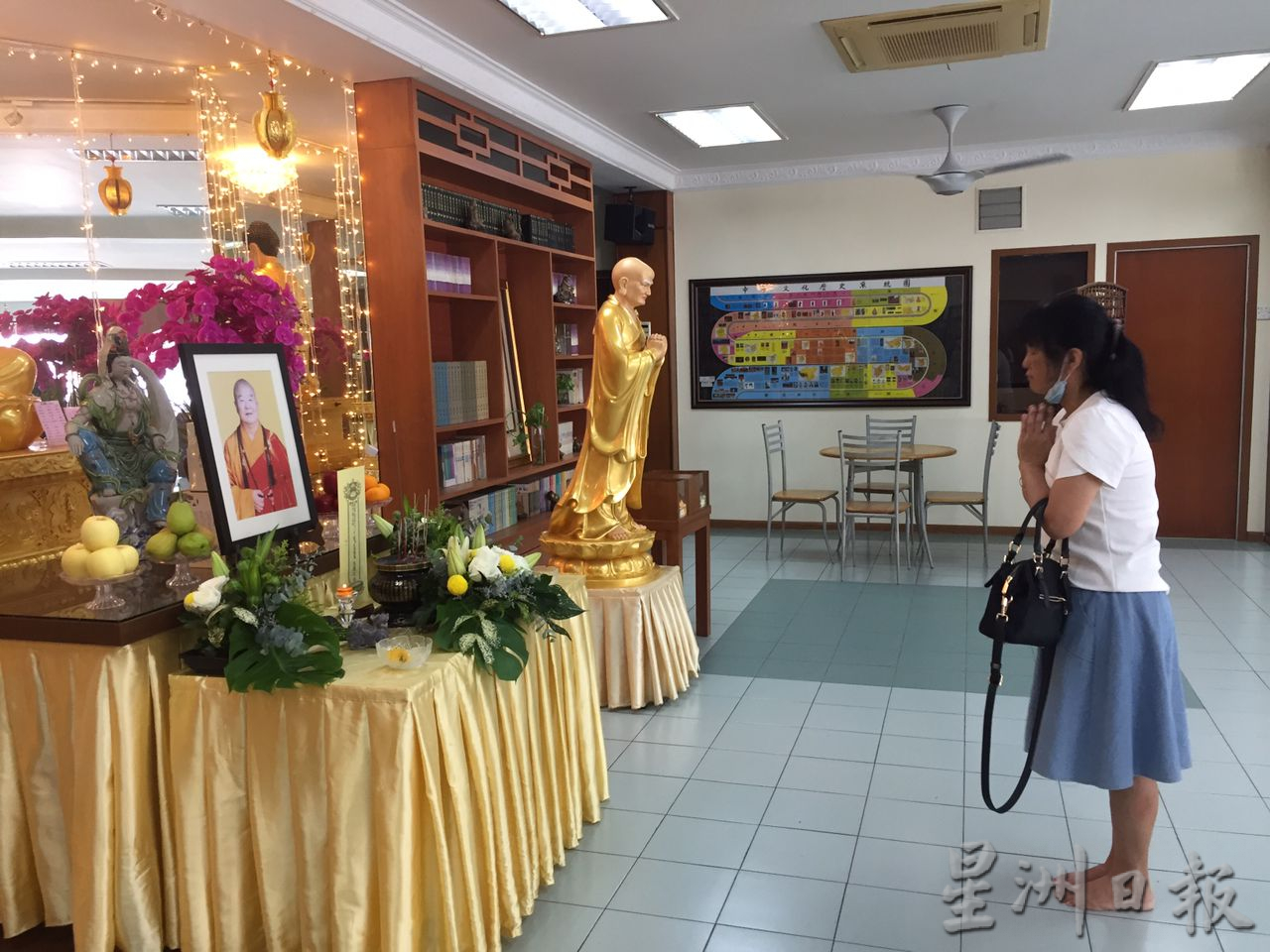 缅怀星云大师 信众到怡保禅净中心献花