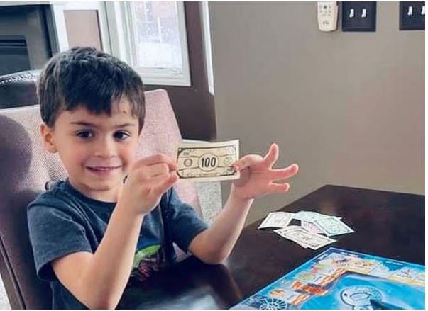 美国6岁男童用父亲手机“疯狂点餐” 半小时花了1千美元