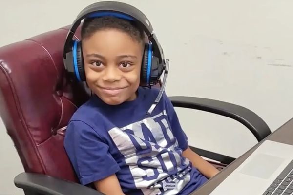 美国天才儿童9岁准备升大学！他跳级上课高中不到3年就念完