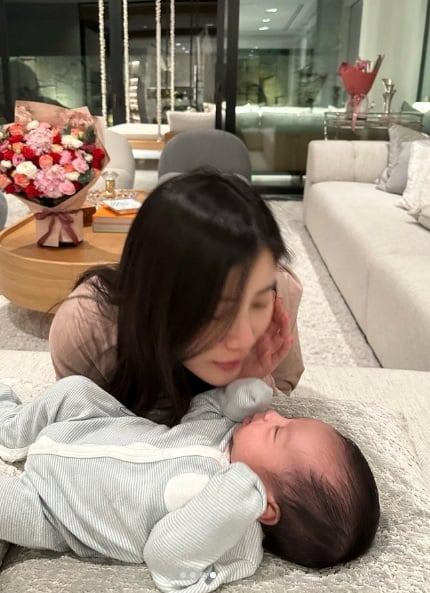 老公送双份情人节礼物!陈雪铃与女儿都有份