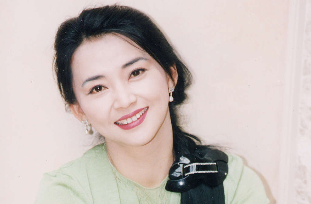 胡慧中女儿身材屡被酸 喊话肉肉女孩“勇敢做自己”