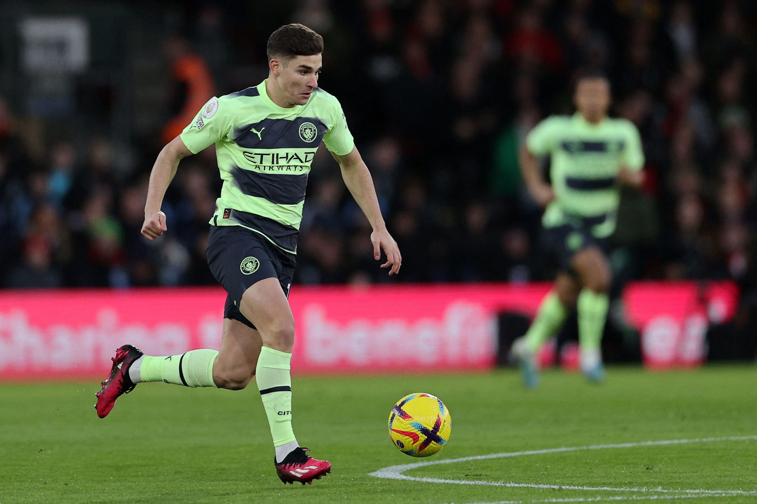 英足总杯|布里斯托城近11场不败  曼市欲闯8强大意不得