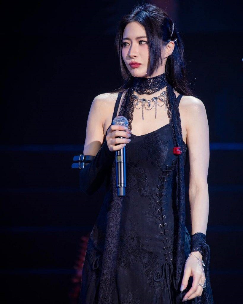 菊梓乔开唱伤耳膜险聋 网震惊样貌变化大