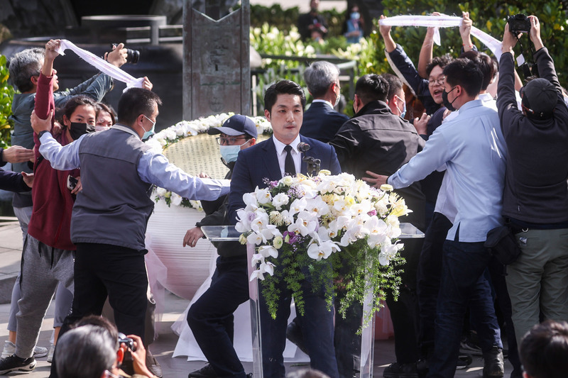 蒋万安致歉228 致词遭闹场被骂杀人凶手