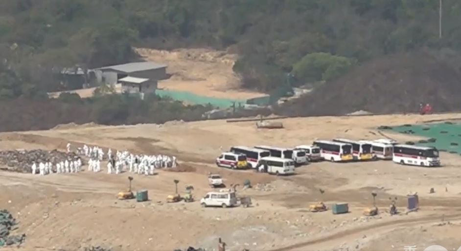 蔡天凤残肢遭丢弃 港警翻足球场大小数千吨垃圾找寻