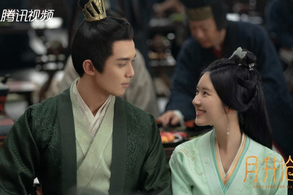 被抓包隔空传情 吴磊赵露思交往3个月?