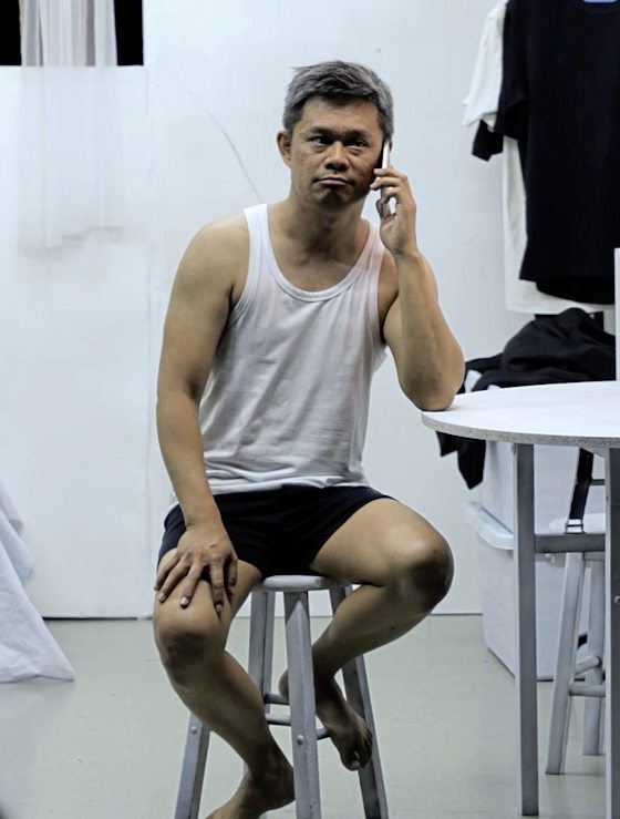 西北孤鸟/活在真空里喝心灵鸡汤的艺术家——《静声》剧评