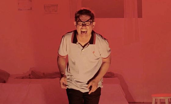 西北孤鸟/活在真空里喝心灵鸡汤的艺术家——《静声》剧评