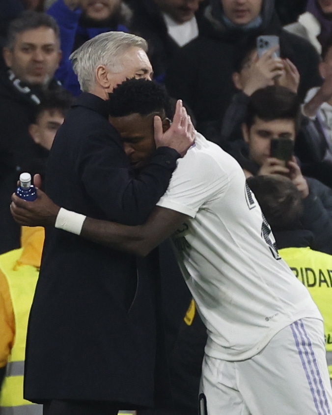 西甲| 皇马挫蝙蝠军虚惊 安帅:本泽马仅轻伤