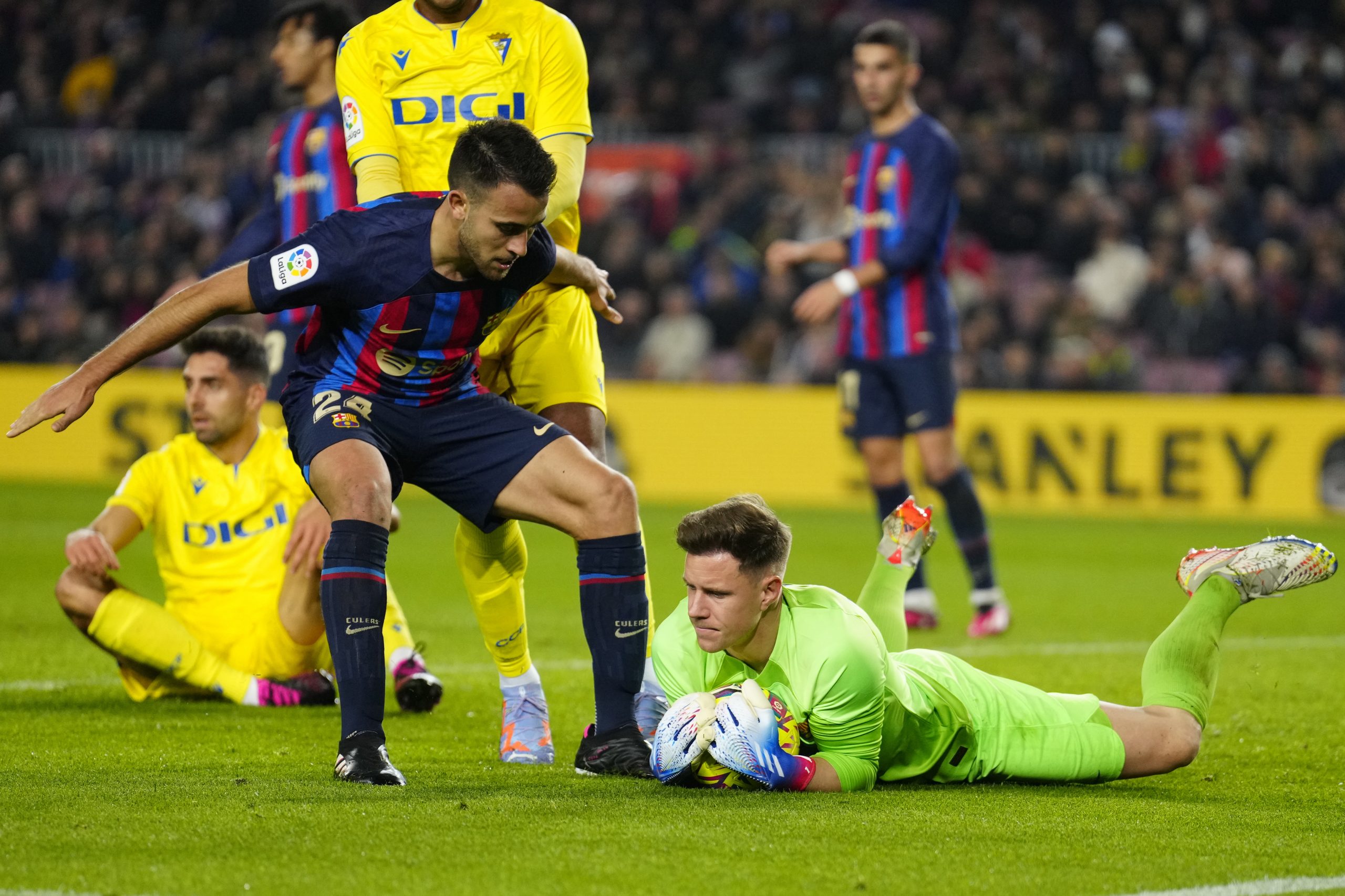 西甲|2弹击沉黄潜艇  巴塞今年7轮全胜