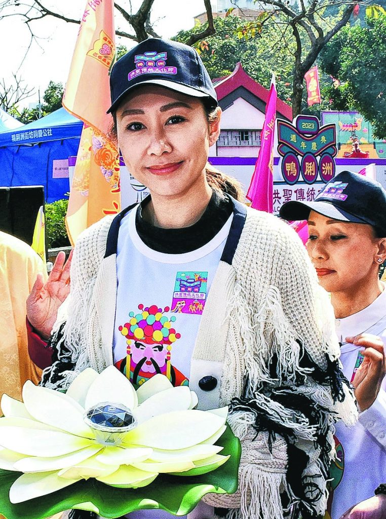 识于微时难过电 胡定欣方力申友谊永固