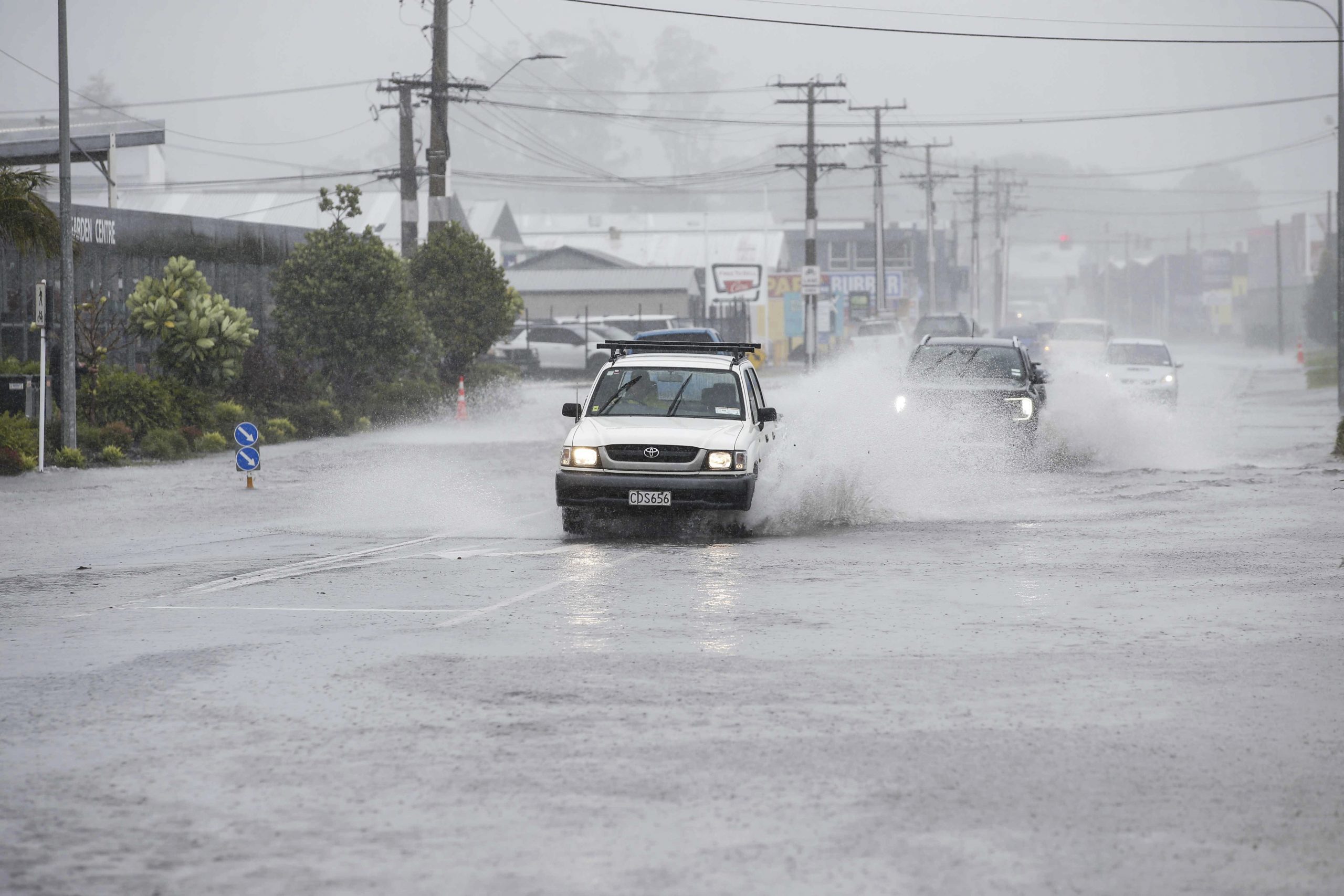 豪雨洪灾刚过 纽国奥克兰再面对热带气旋袭击