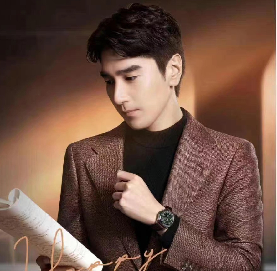 赵又廷拿书装文青  惊见“找干爹双修”网暴动