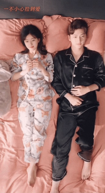 赵露思草莓有毒论曝光 遭批:被认证的文盲