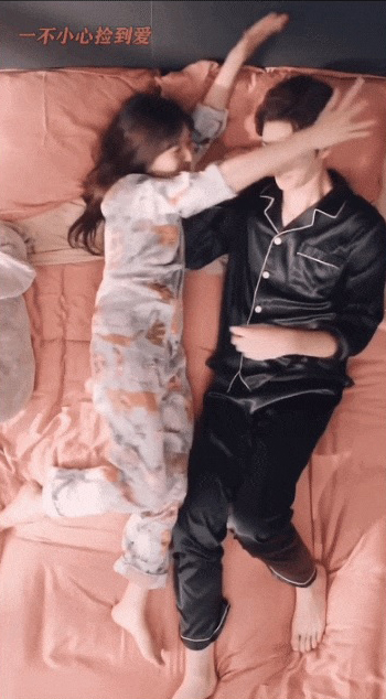 赵露思草莓有毒论曝光 遭批:被认证的文盲