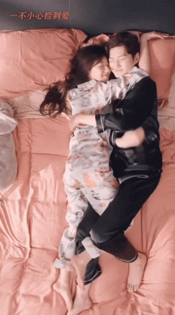 赵露思草莓有毒论曝光 遭批:被认证的文盲