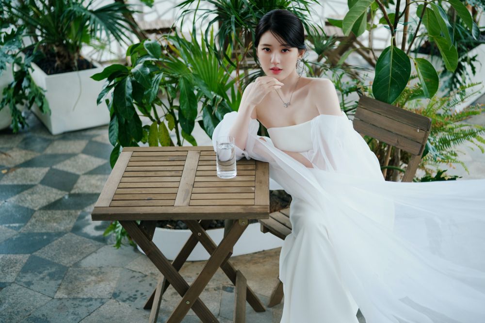 赵露思草莓有毒论曝光 遭批:被认证的文盲