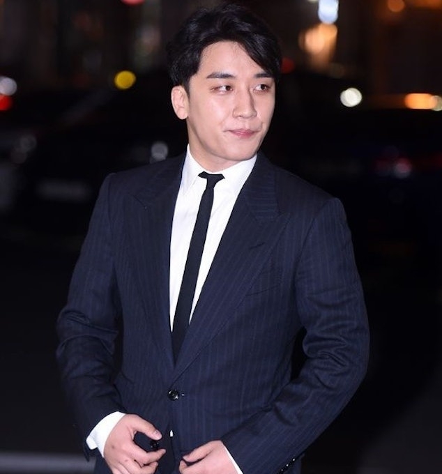 躲过韩媒镜头 胜利今刑满出狱