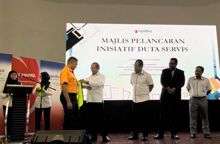 转大北马和东海岸版-大都会8头/Rapid前线员工任服务大使,由乘客评分/2图