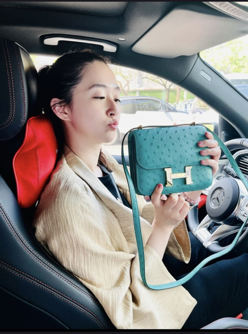 送妻9克拉超大钻戒  陈晓东遭爆破亿房产大亨