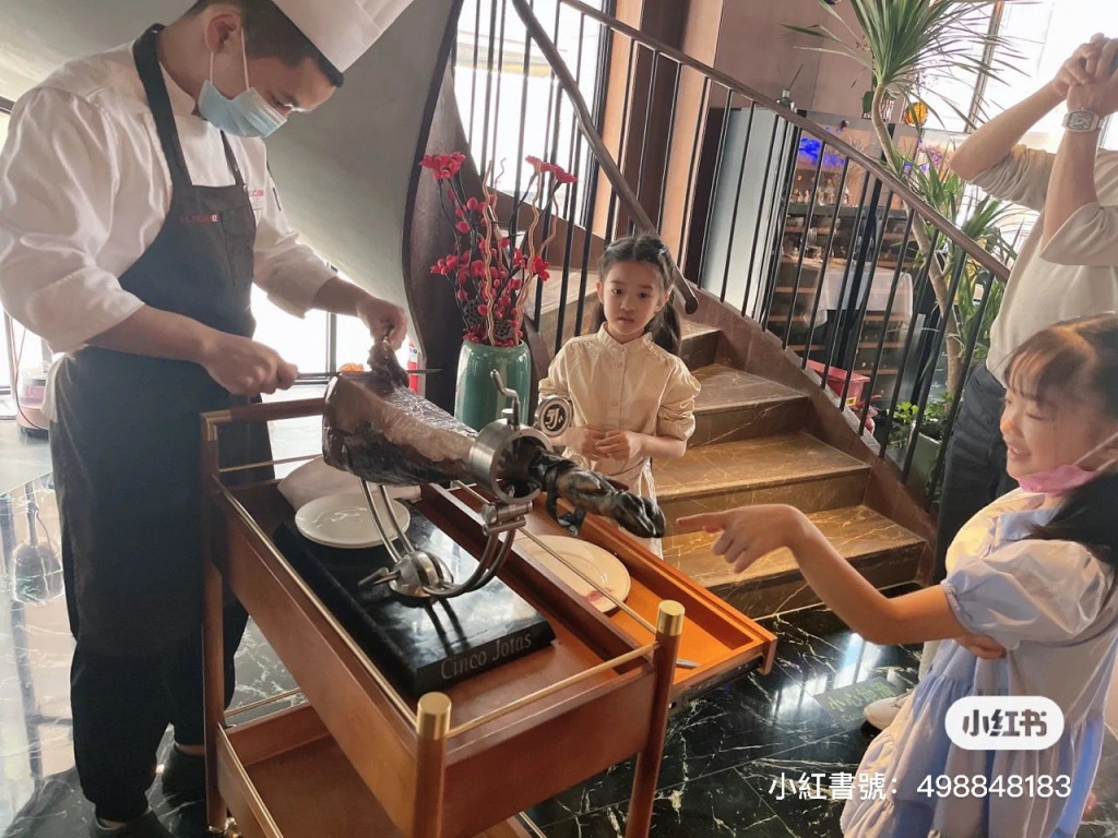 送妻9克拉超大钻戒  陈晓东遭爆破亿房产大亨