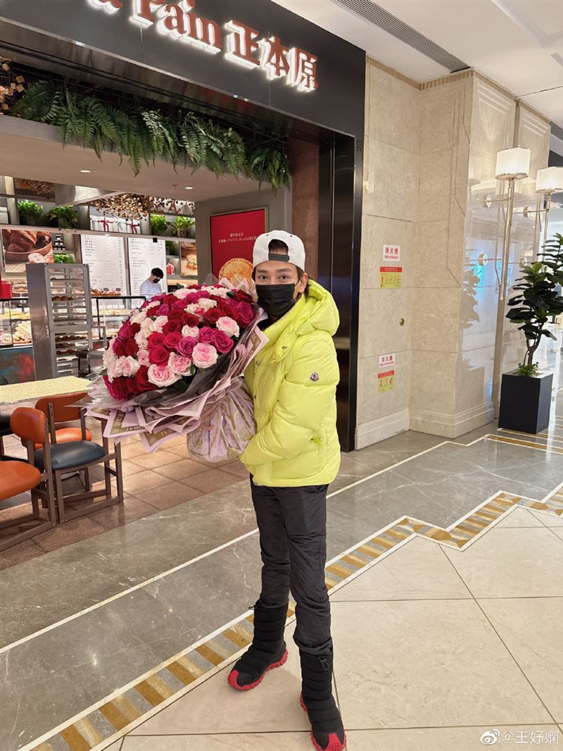 送妻9克拉超大钻戒  陈晓东遭爆破亿房产大亨